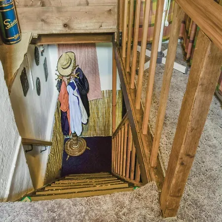 Three-bedroom Holiday In ヤブロネツ・ナト・イゼロウ